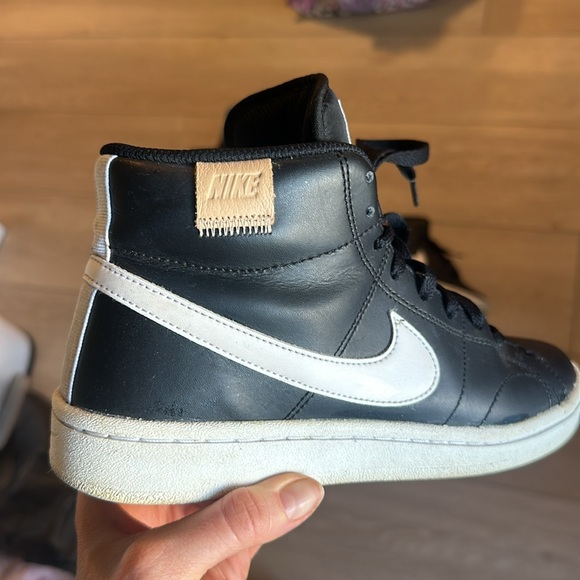 Nike high top black sneakers - size 6.5 - Picture 5 of 5
